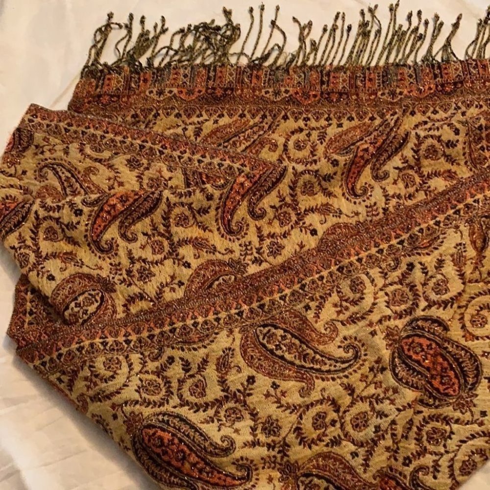 Shimmer Paisley Wrap / Pashmina NWOT